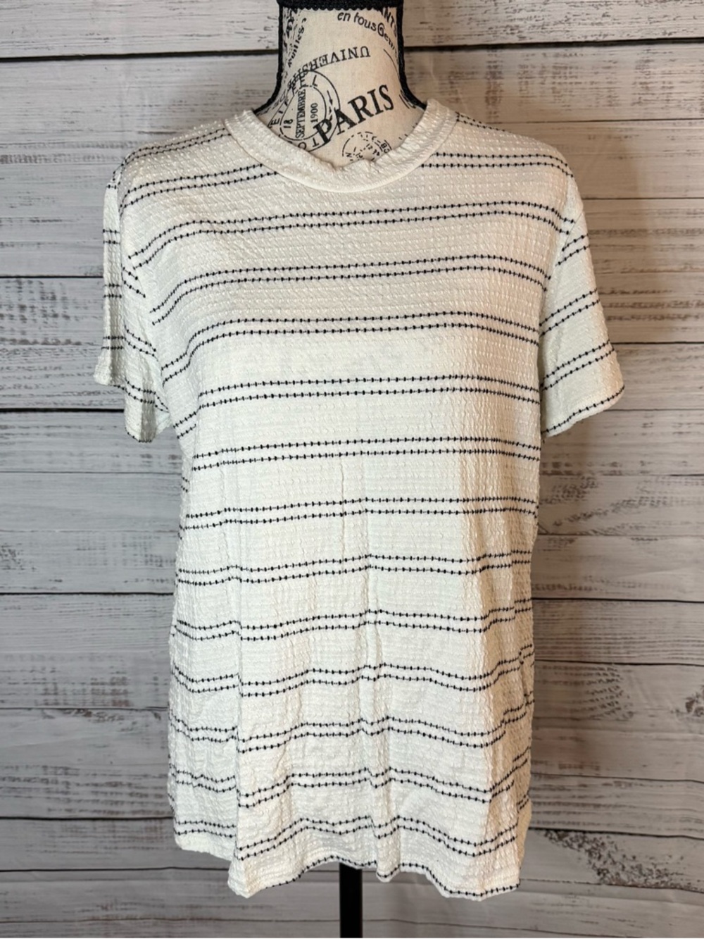 Casual Striped textured Knit Tee - off White with Black Stripes size Medium NWOT
